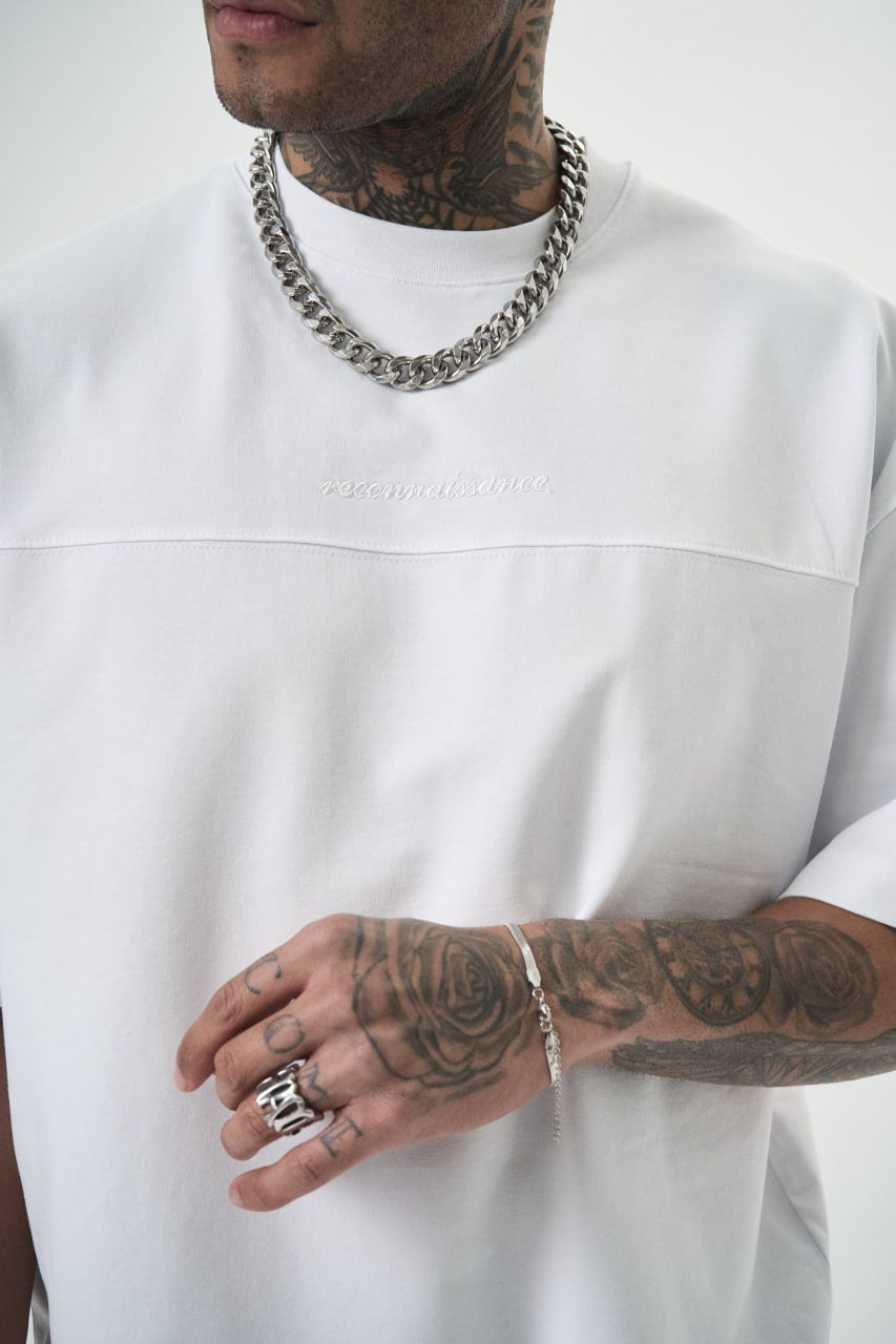 Reconnaissance Yazı Detaylı, Özel Nakış Tasarımlı, Oversize T-Shirt (Beyaz)